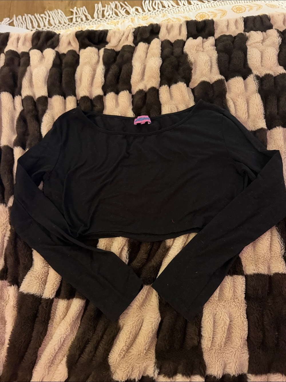 Edikted Black Long-Sleeve Cropped Top - Women's